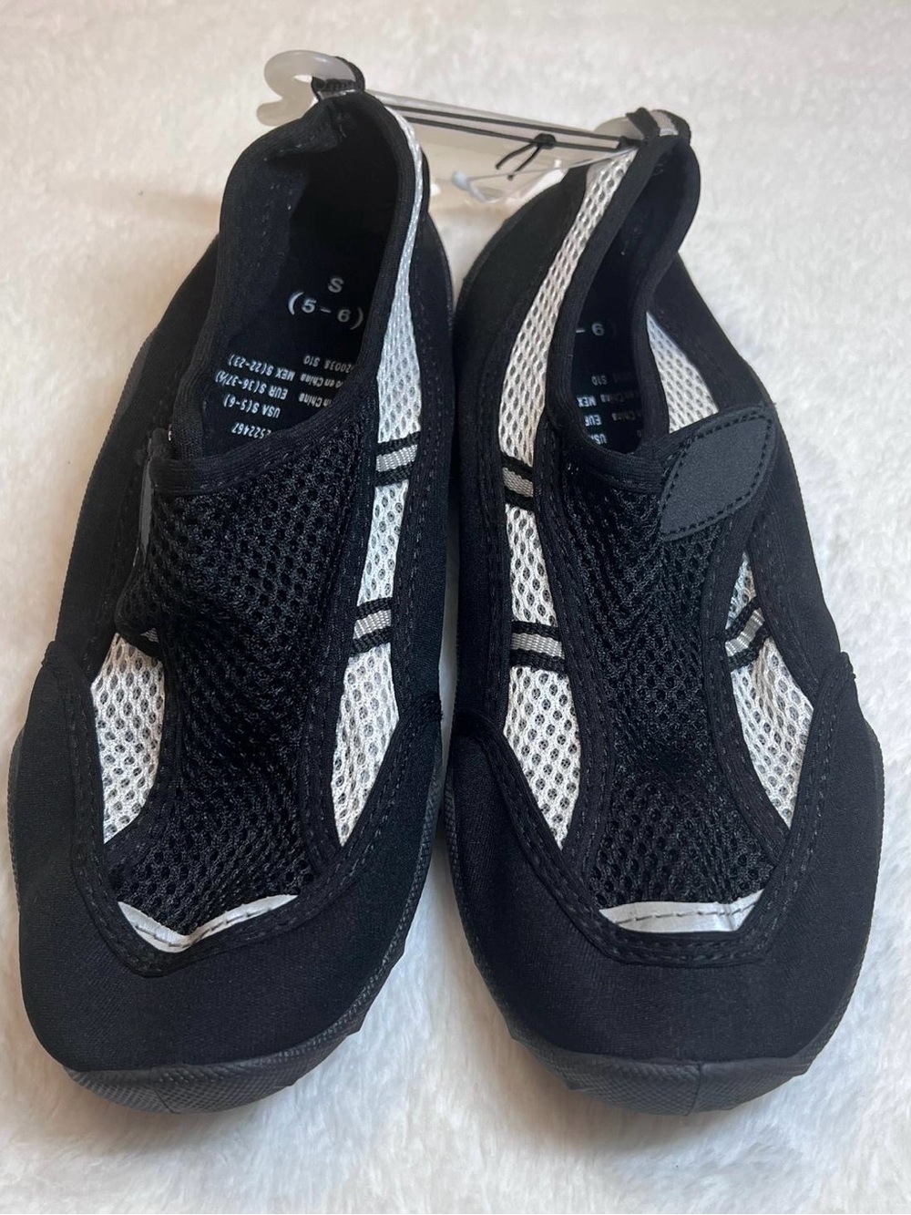 Men's Black and White Mesh Athletic Water Shoes